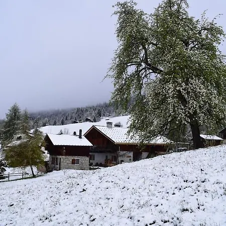 Le Hameau De Chantemerle Hébergement de vacances *